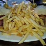 Chivito, o sanduíche típico Chivito, o sanduíche típico de Montevidéu