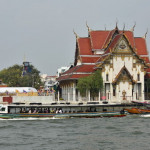 Wat Rakhang e o rio Chao Phraya Wat Rakhang e o rio Chao Phraya